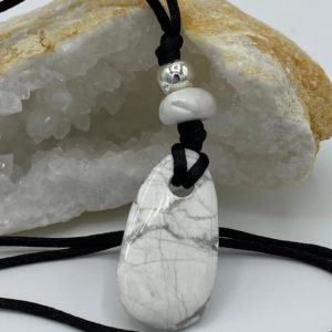 Collier en Magnésite