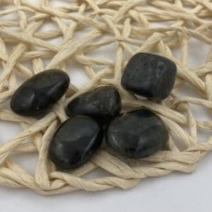Pierre roulée labradorite